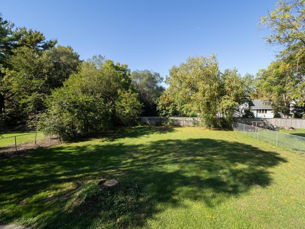 009-019-Back Yard View-1024x768.jpg