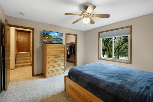 1001 Forest Glen Court, Burnsville, MN 55337
