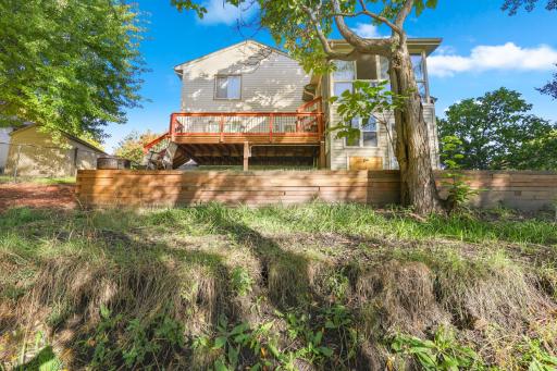 1001 Forest Glen Court, Burnsville, MN 55337
