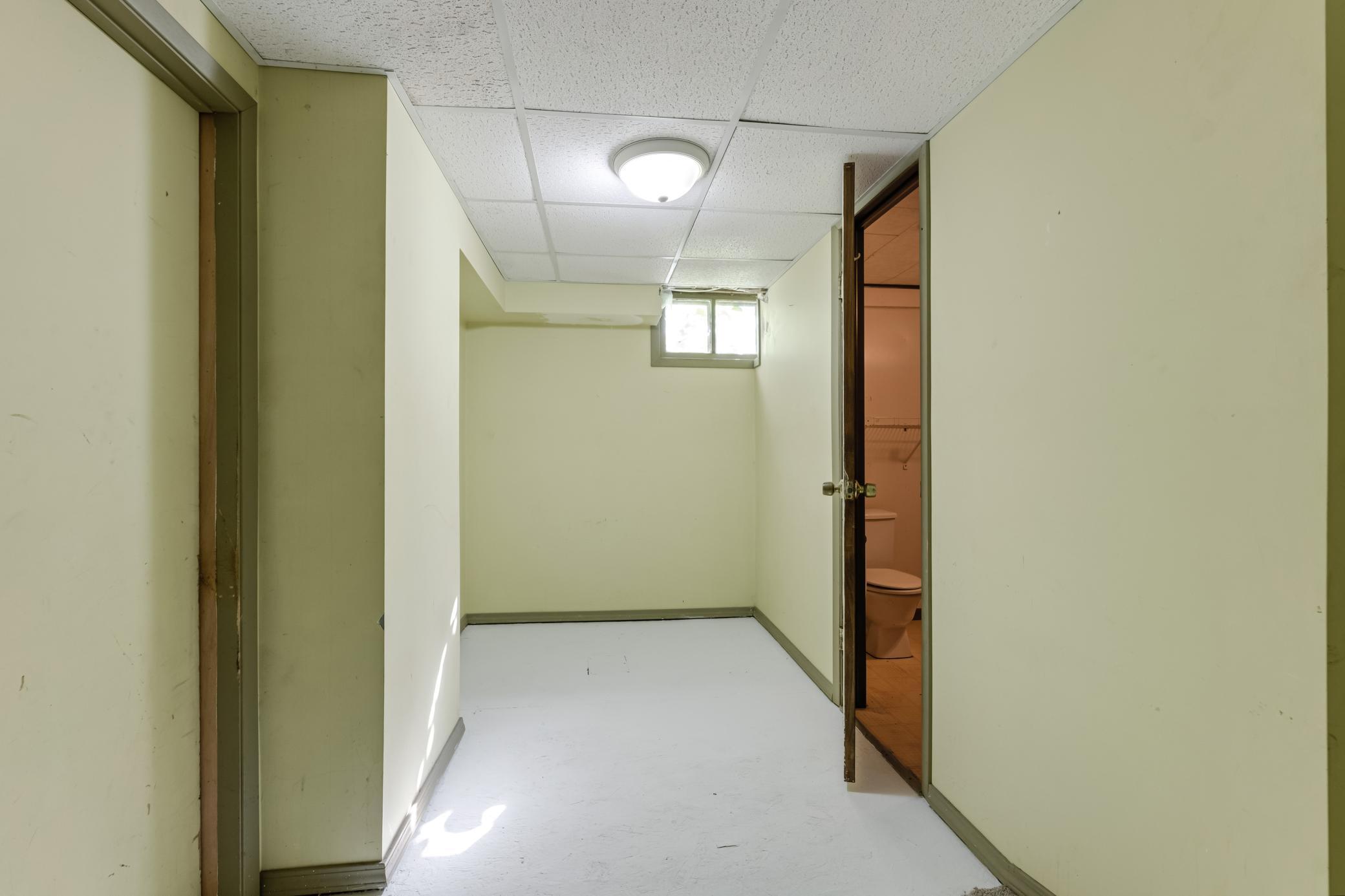 524 S Marshall St Caledonia MN (22).jpg