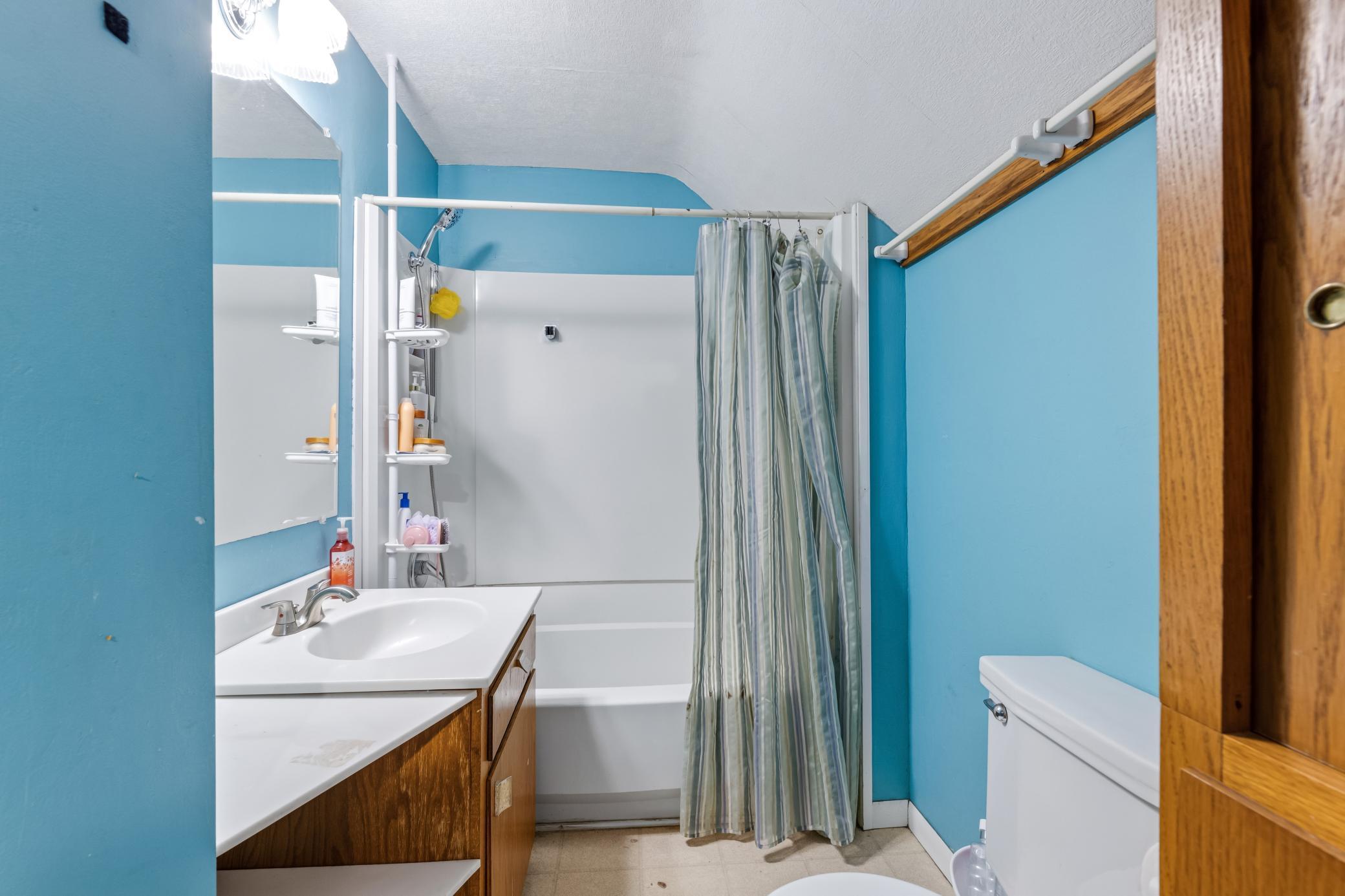 524 S Marshall St Caledonia MN (15).jpg