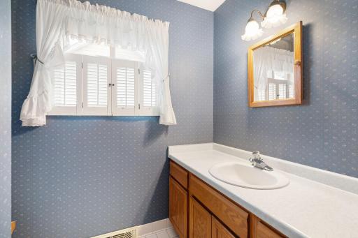 303 15th Avenue SW, Austin, MN 55912