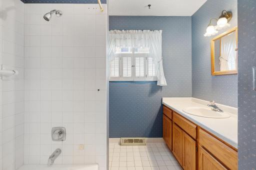 303 15th Avenue SW, Austin, MN 55912
