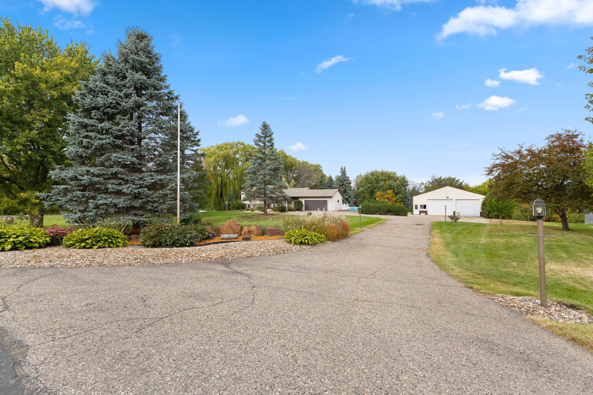 Vivid Spaces_655 Hillside Rd_003.jpg