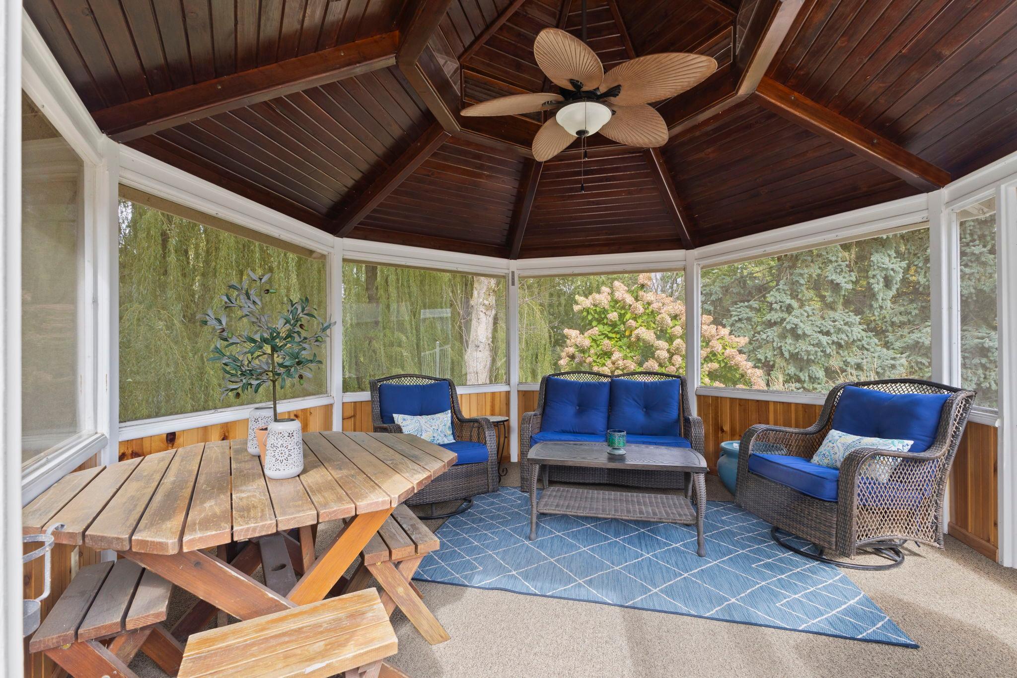 Vivid Spaces_655 Hillside Rd_053.jpg