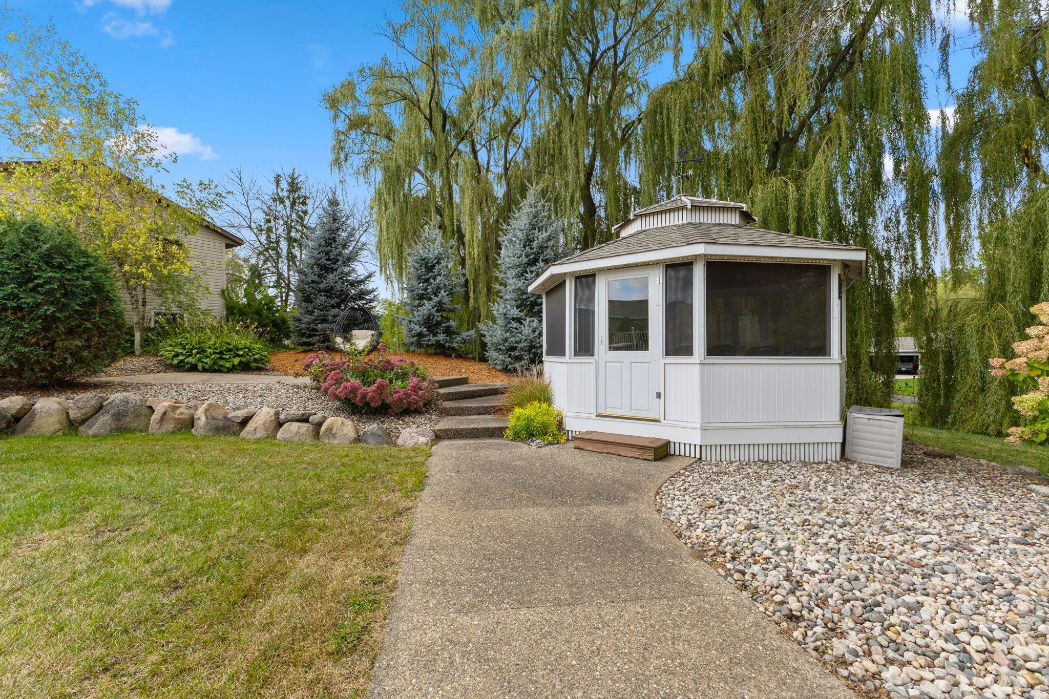 Vivid Spaces_655 Hillside Rd_052.jpg