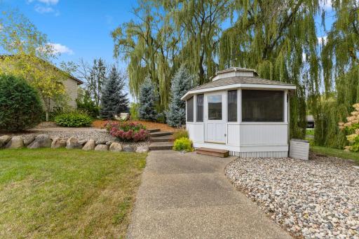655 Hillside Road SE, New Prague, MN 56071