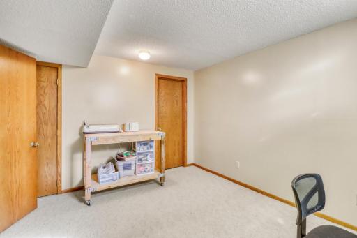 2306 26 1/2 Court S, Fargo, ND 58103