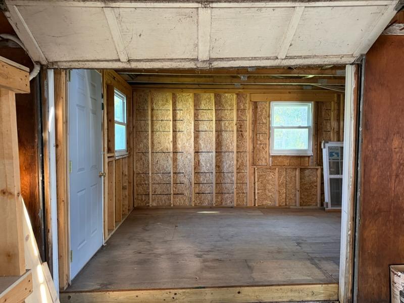 20 X 10 room - garage