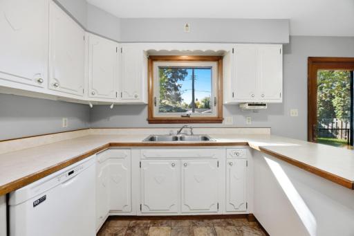 90 Cedar Avenue N, Fargo, ND 58102