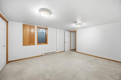90 Cedar Avenue N, Fargo, ND 58102