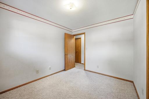 90 Cedar Avenue N, Fargo, ND 58102