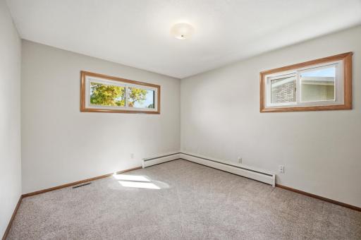 90 Cedar Avenue N, Fargo, ND 58102
