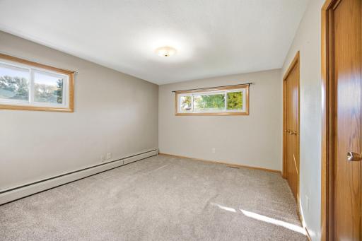 90 Cedar Avenue N, Fargo, ND 58102