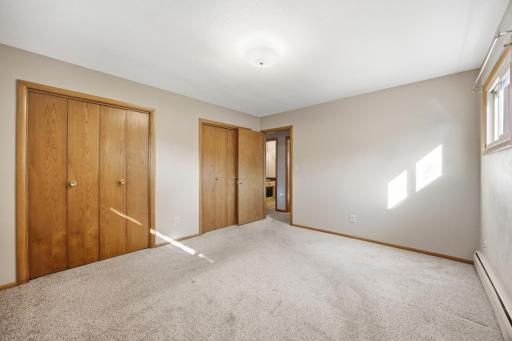 90 Cedar Avenue N, Fargo, ND 58102