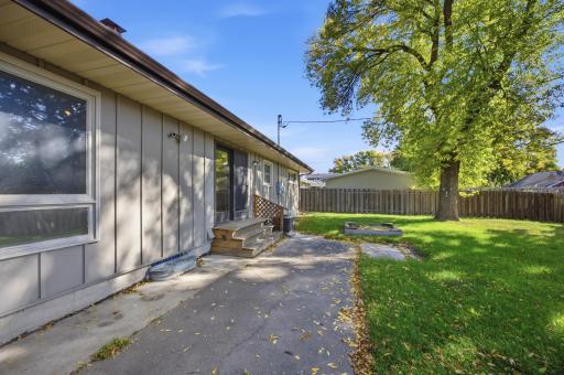 90 Cedar Avenue N, Fargo, ND 58102
