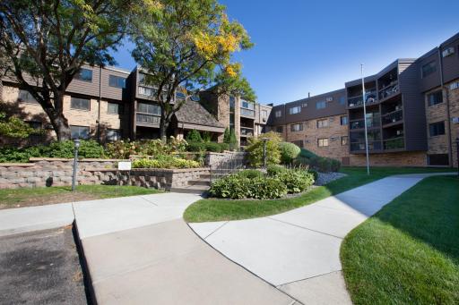 999 41st Avenue NE, 212, Columbia Heights, MN 55421