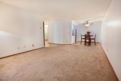 999 41st Avenue NE, 212, Columbia Heights, MN 55421