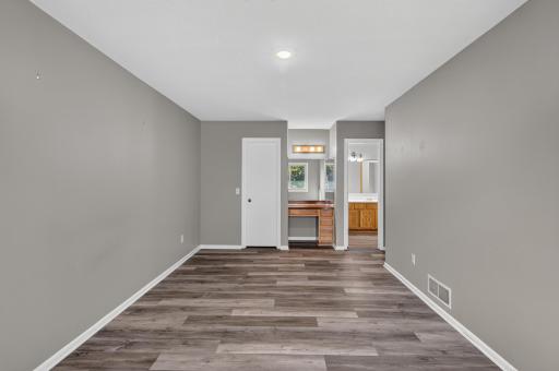 11227 Xavier Circle, Bloomington, MN 55437
