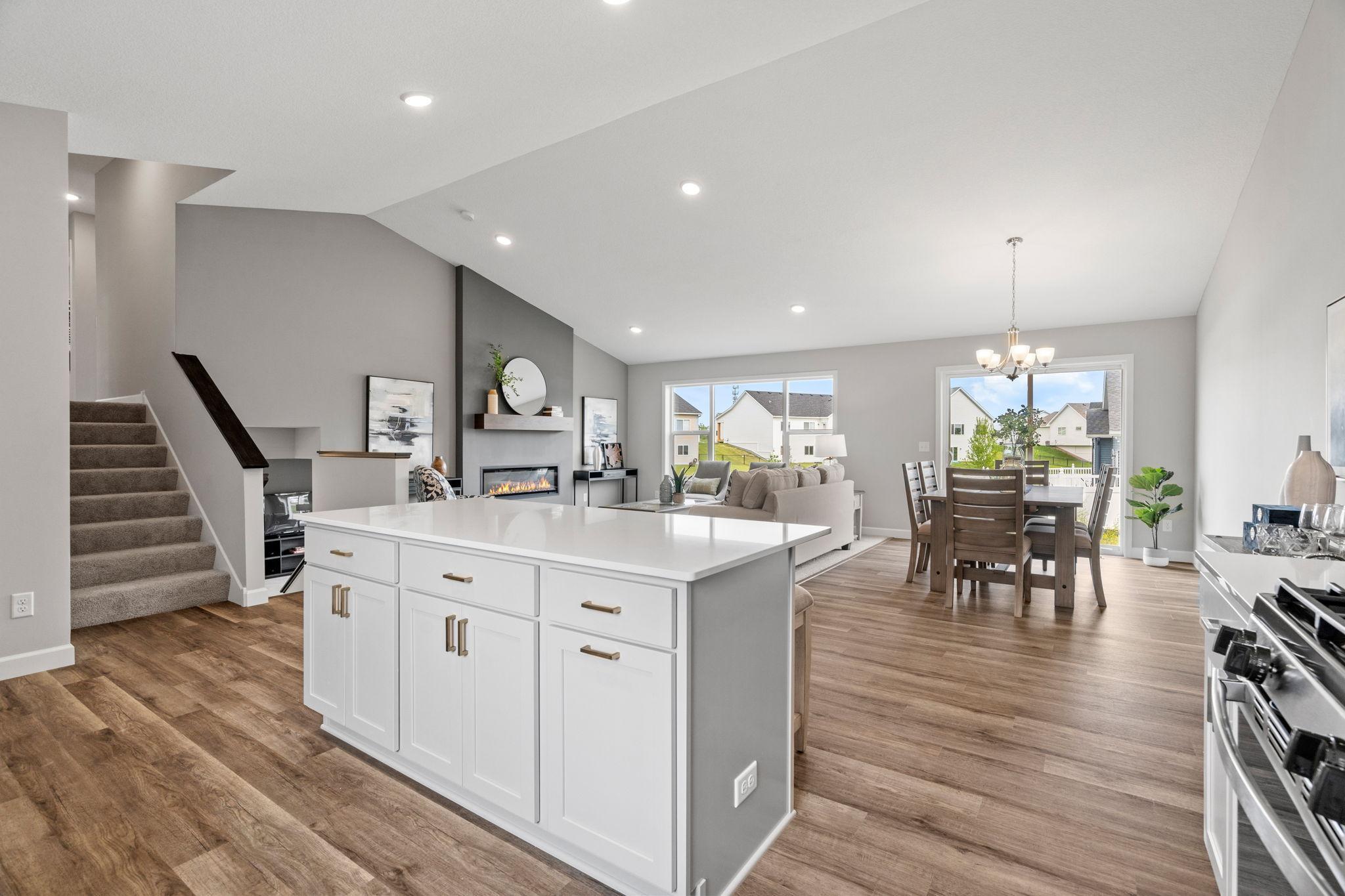 2. Kitchen 2.jpg