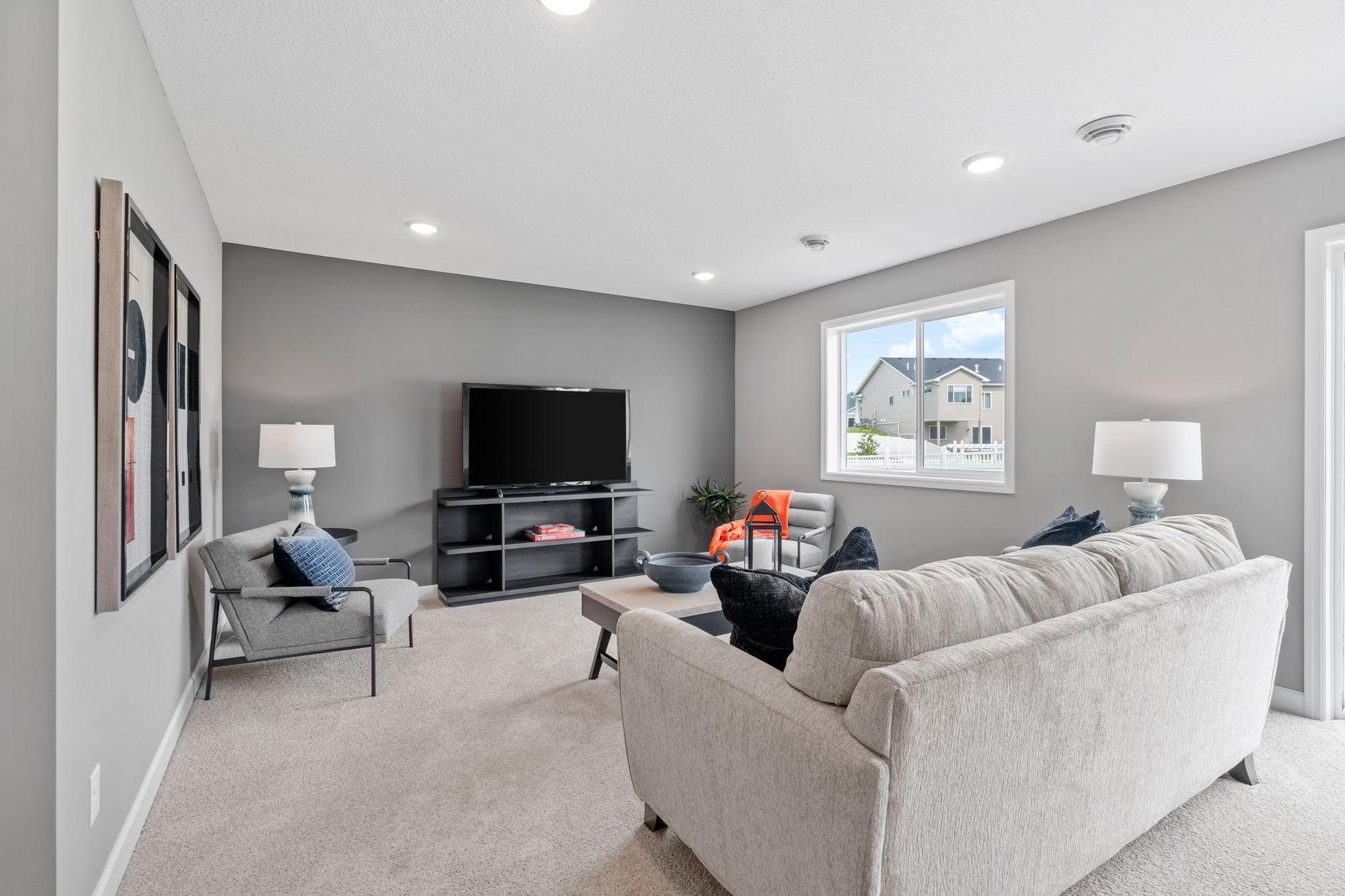 17. Family Room.jpg