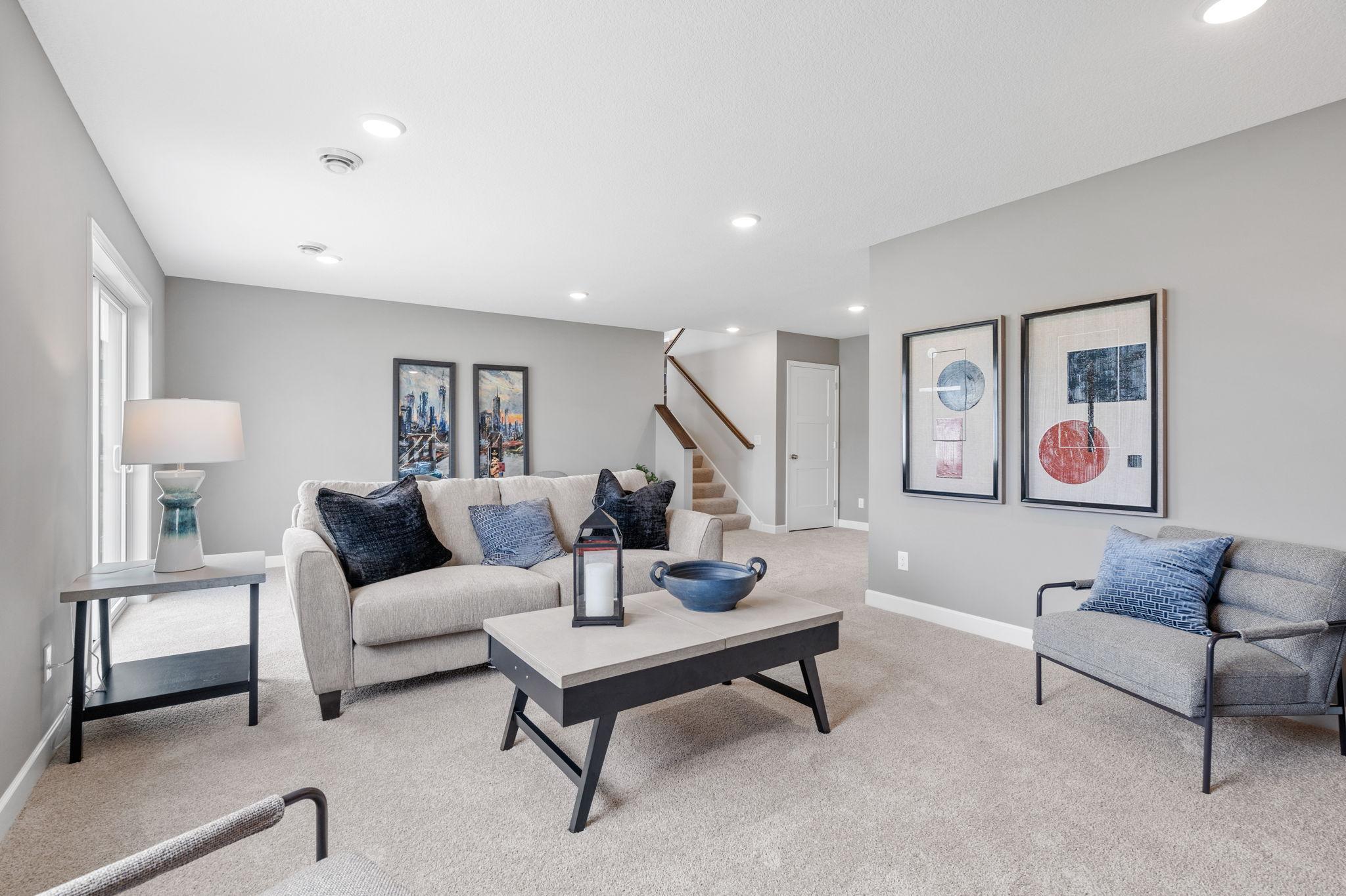 18. Family Room 2.jpg