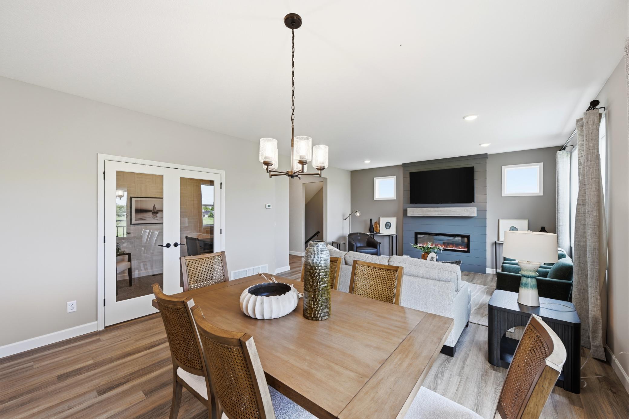 09-Dining and Living Room.jpg
