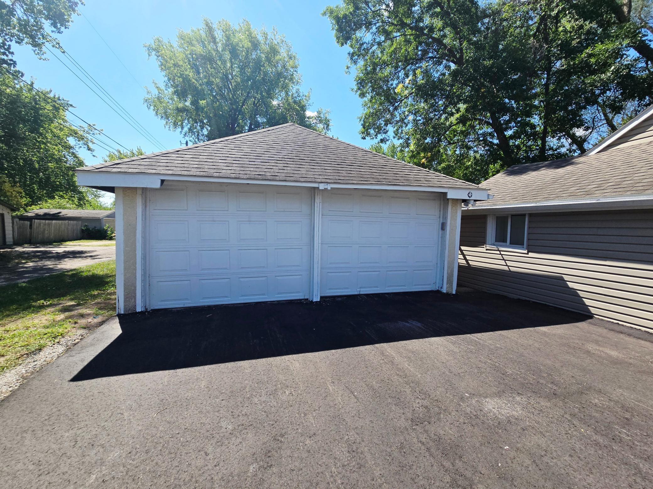 Oversized 2 Stall Garage