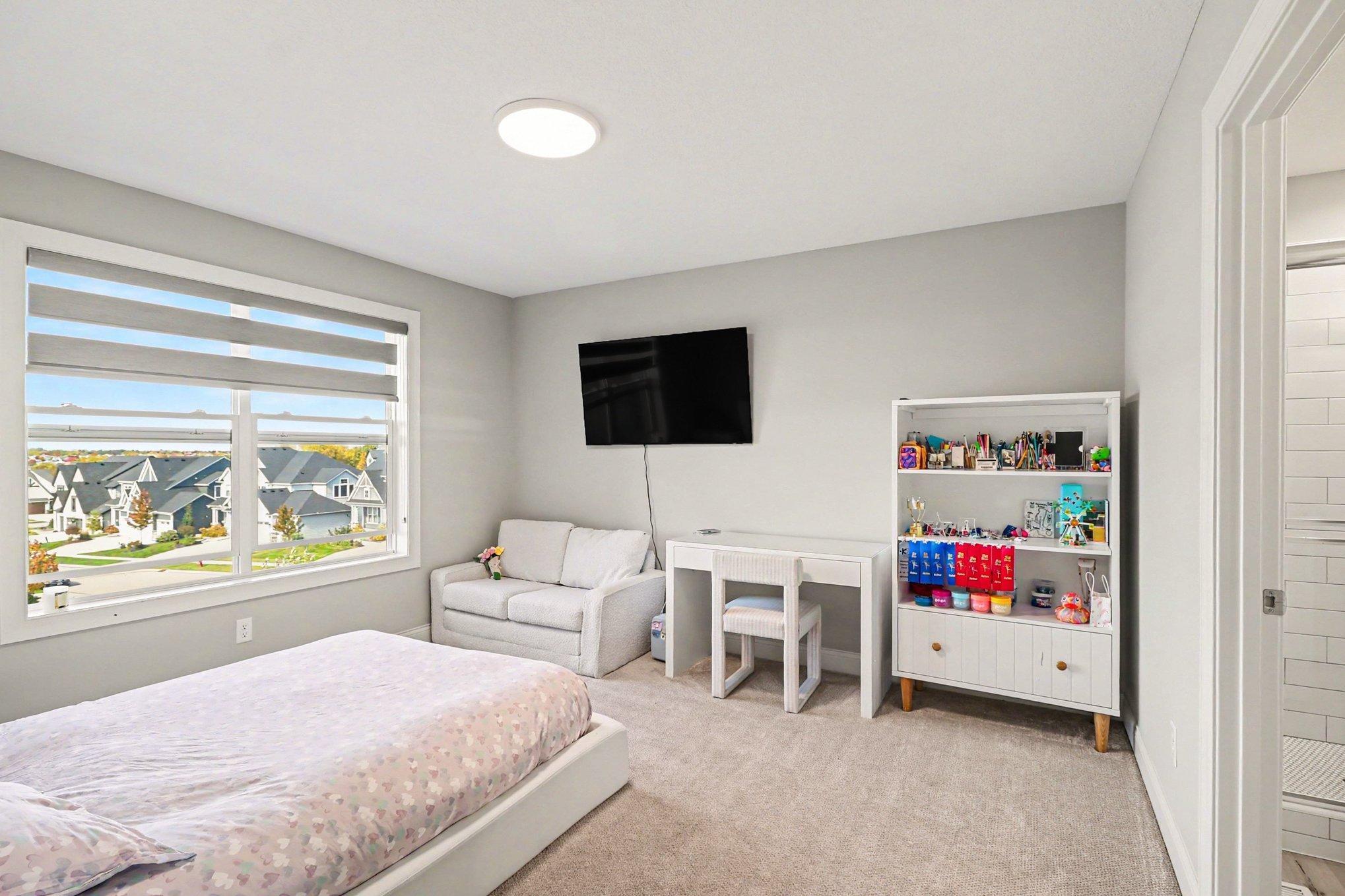 Great 2nd bedroom with ensuite