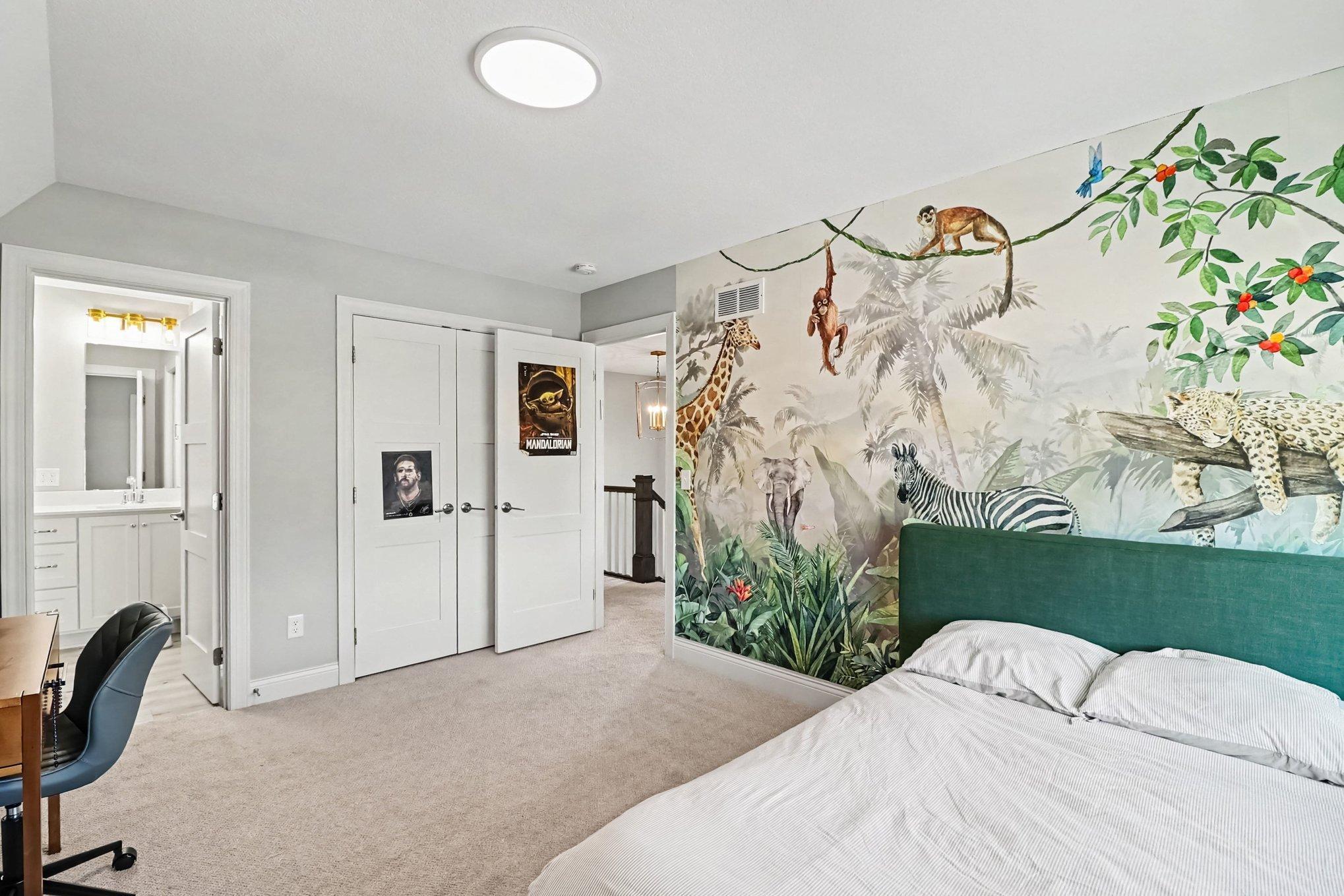 3rd bedroom shares a Jack and Jill bathroom.
