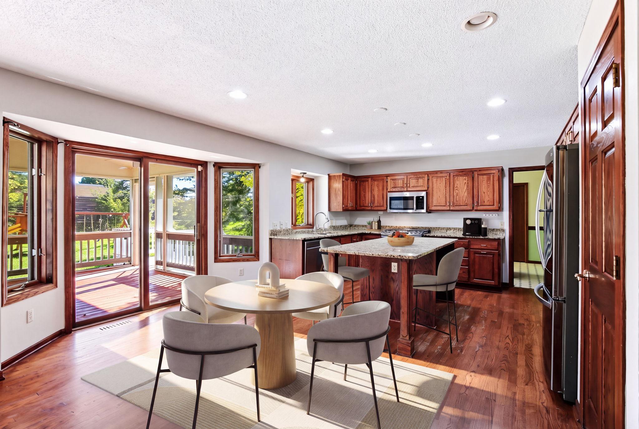 NATURAL SUNLIGHT KITCHEN