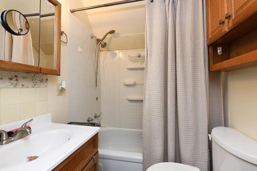 309 1st Avenue E, Abercrombie, ND 58001
