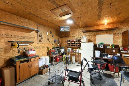 309 1st Avenue E, Abercrombie, ND 58001