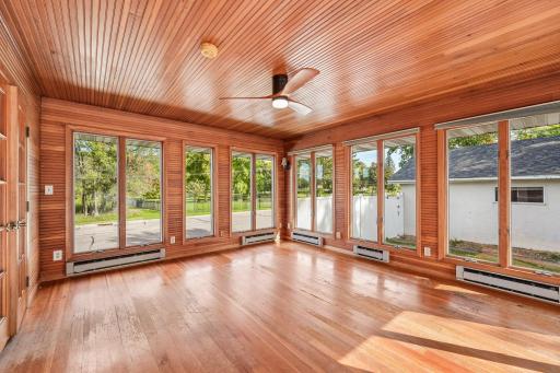 585 9th Street N, Bayport, MN 55003