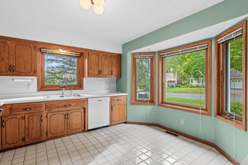 7400 W 112th Street, Bloomington, MN 55438