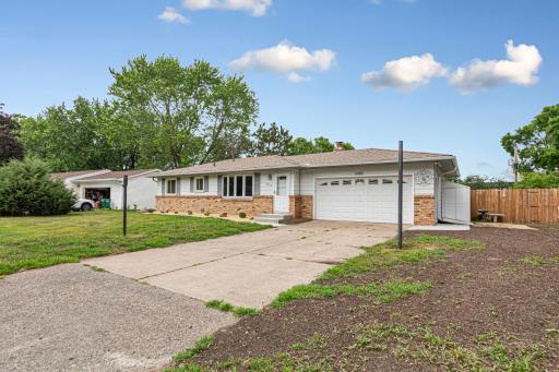 2033 Bluestone Lane, Eagan, MN 55122