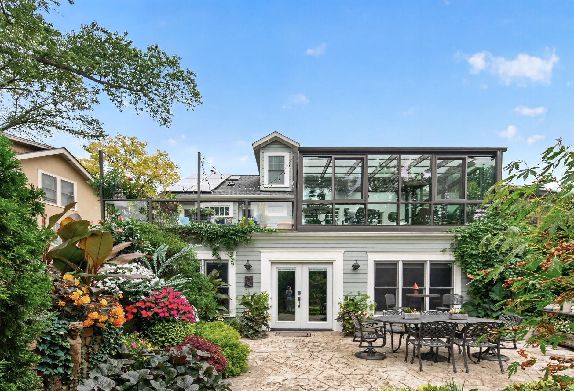 These remarkable gardens have hosted weddings, cocktail parties and countless gatherings.
