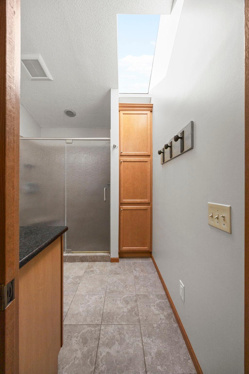 38-web-or-mls-1762 Drake Dr-135.jpg