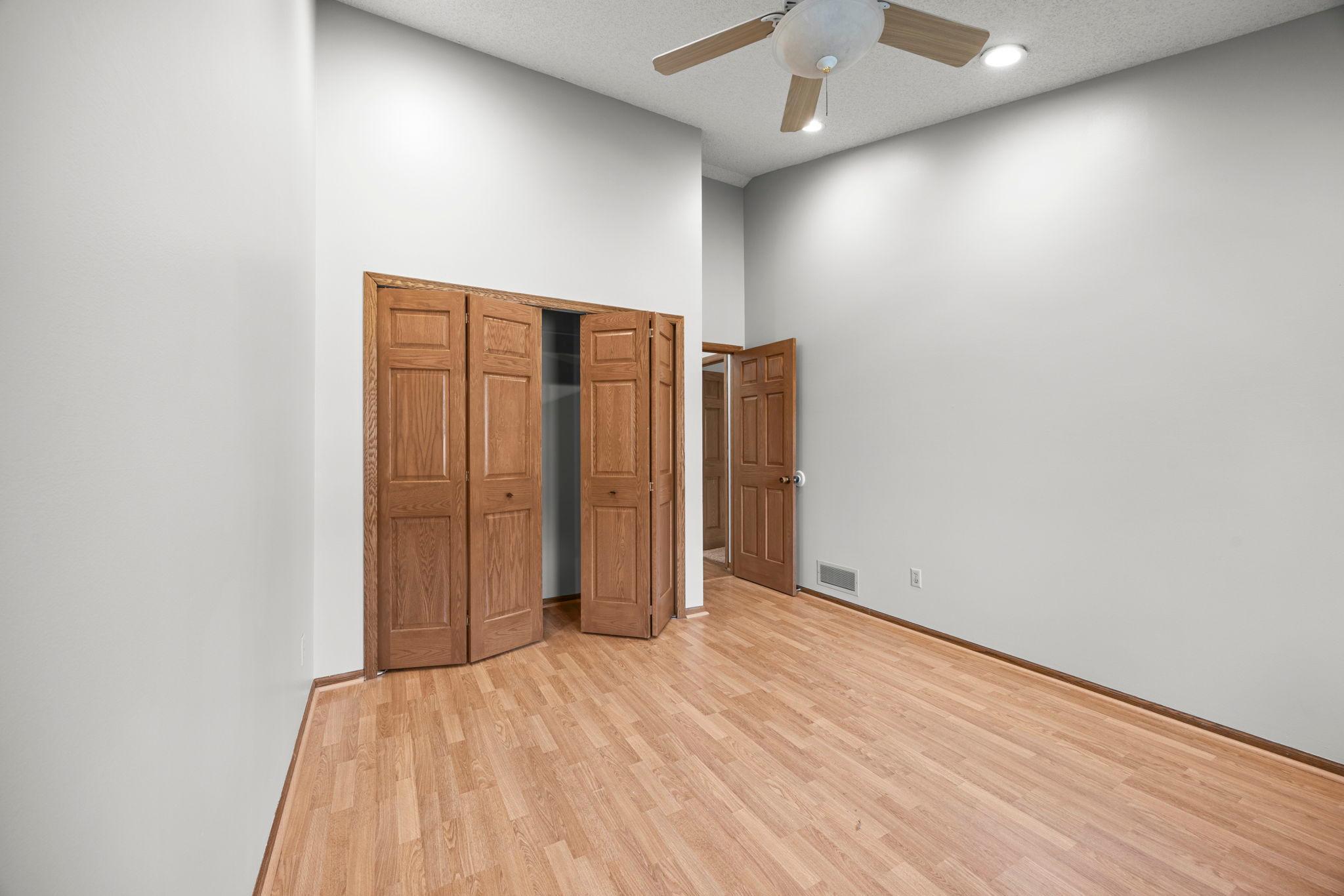 40-web-or-mls-1762 Drake Dr-94.jpg