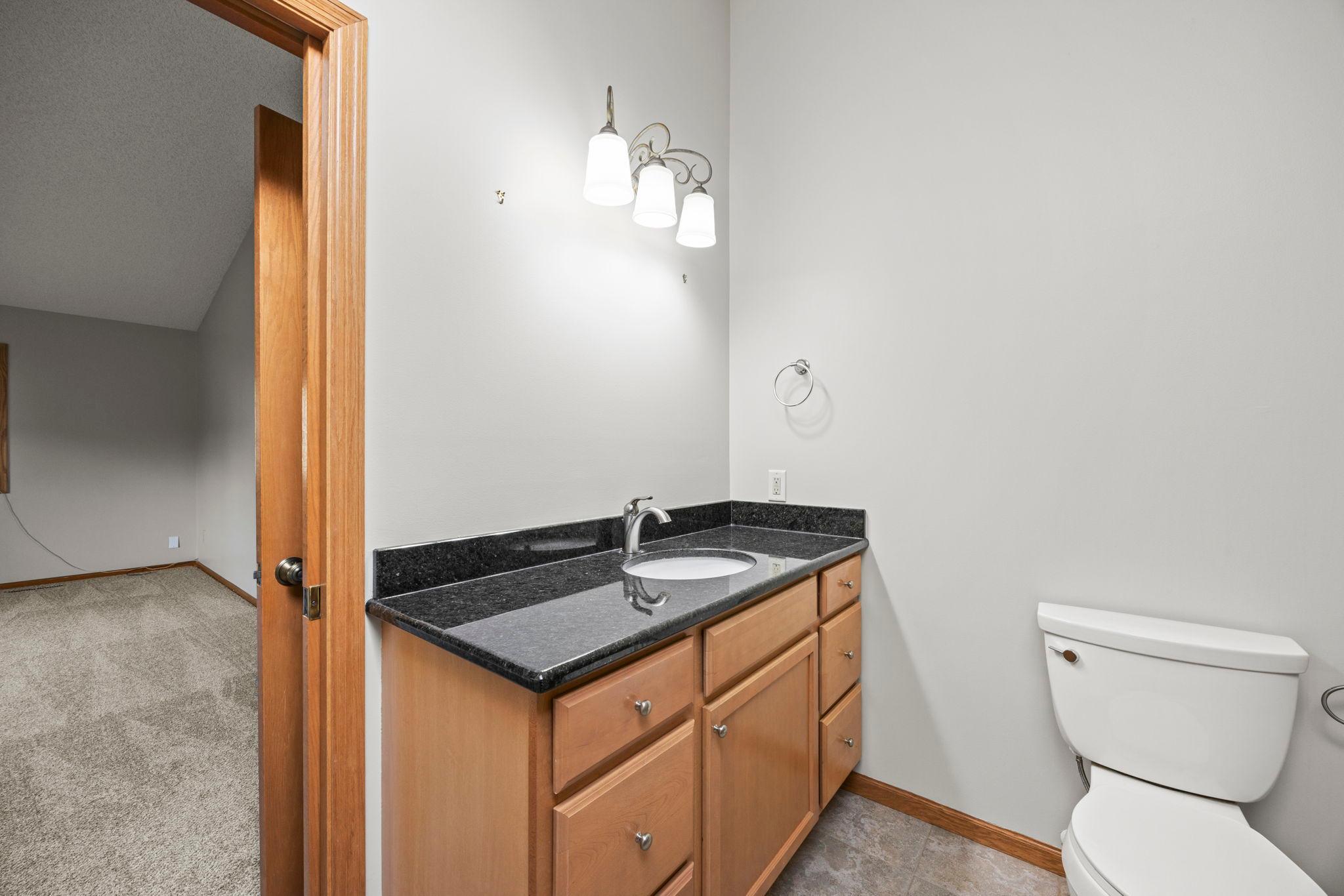 36-web-or-mls-1762 Drake Dr-124.jpg