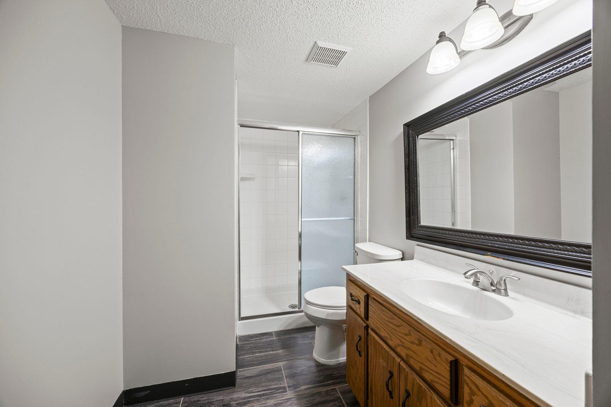 45-web-or-mls-1762 Drake Dr-259.jpg