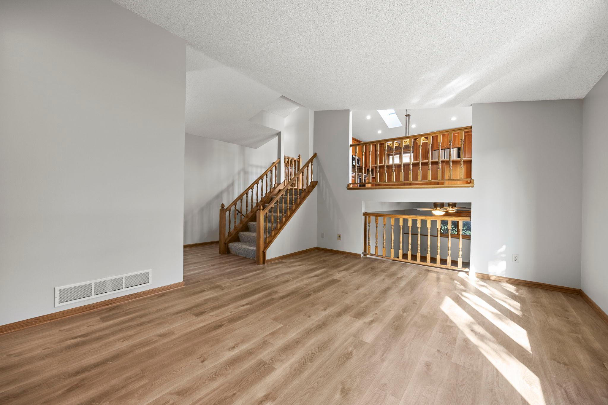 15-web-or-mls-1762 Drake Dr-19.jpg