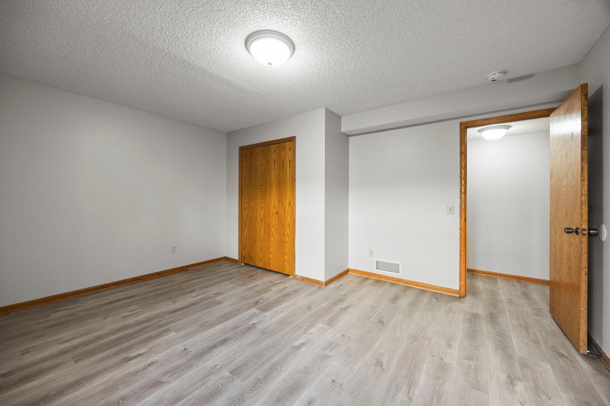 47-web-or-mls-1762 Drake Dr-269.jpg