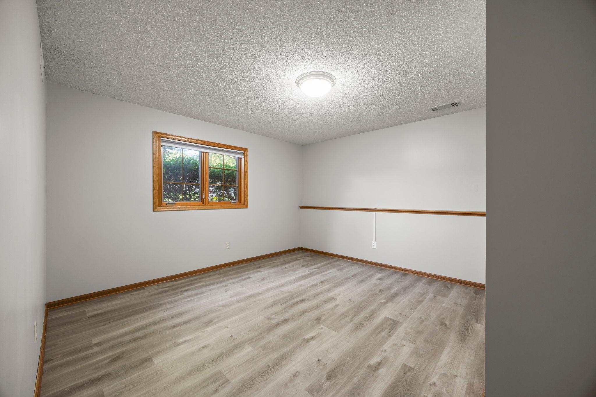 49-web-or-mls-1762 Drake Dr-279.jpg