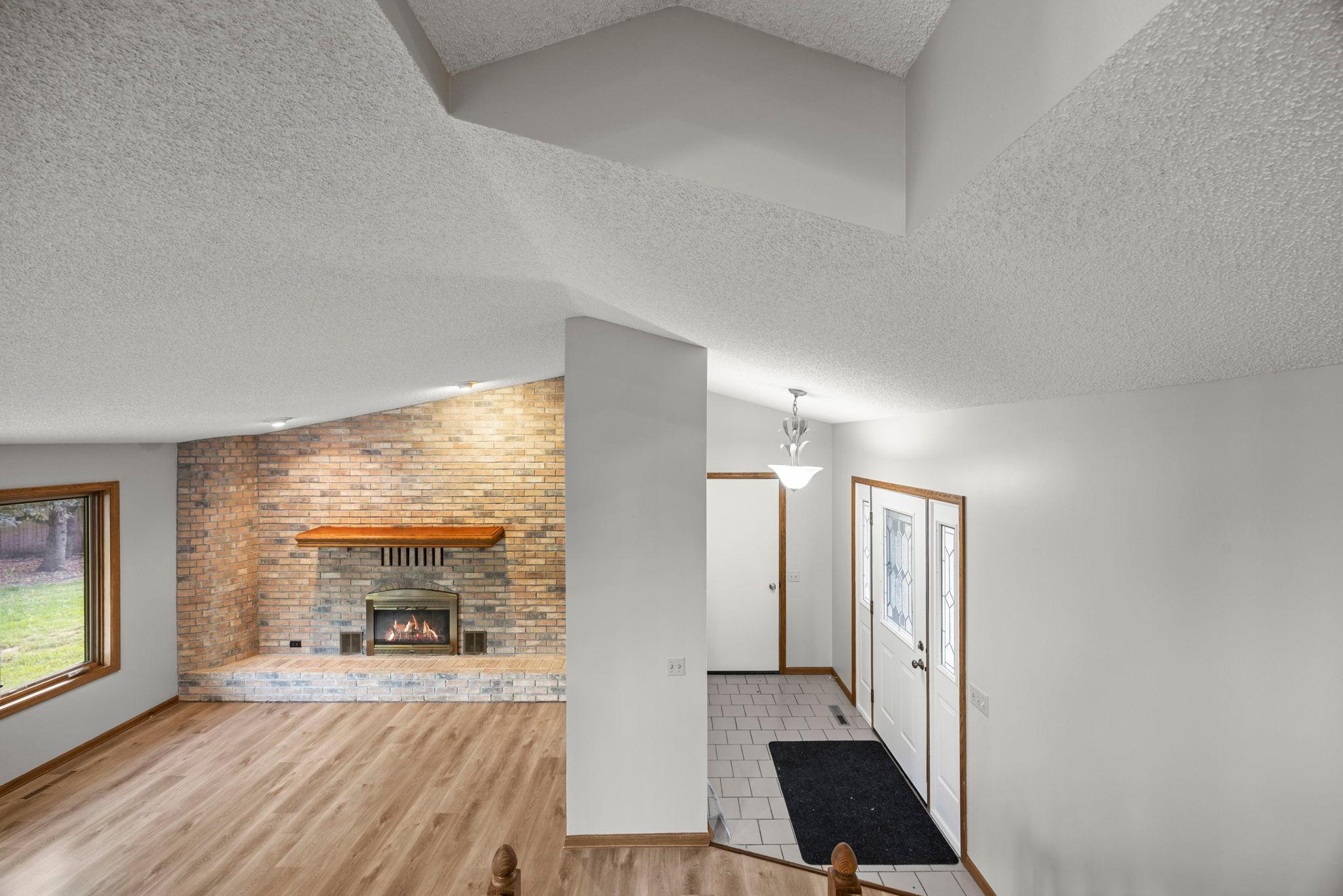 29-web-or-mls-1762 Drake Dr-84.jpg