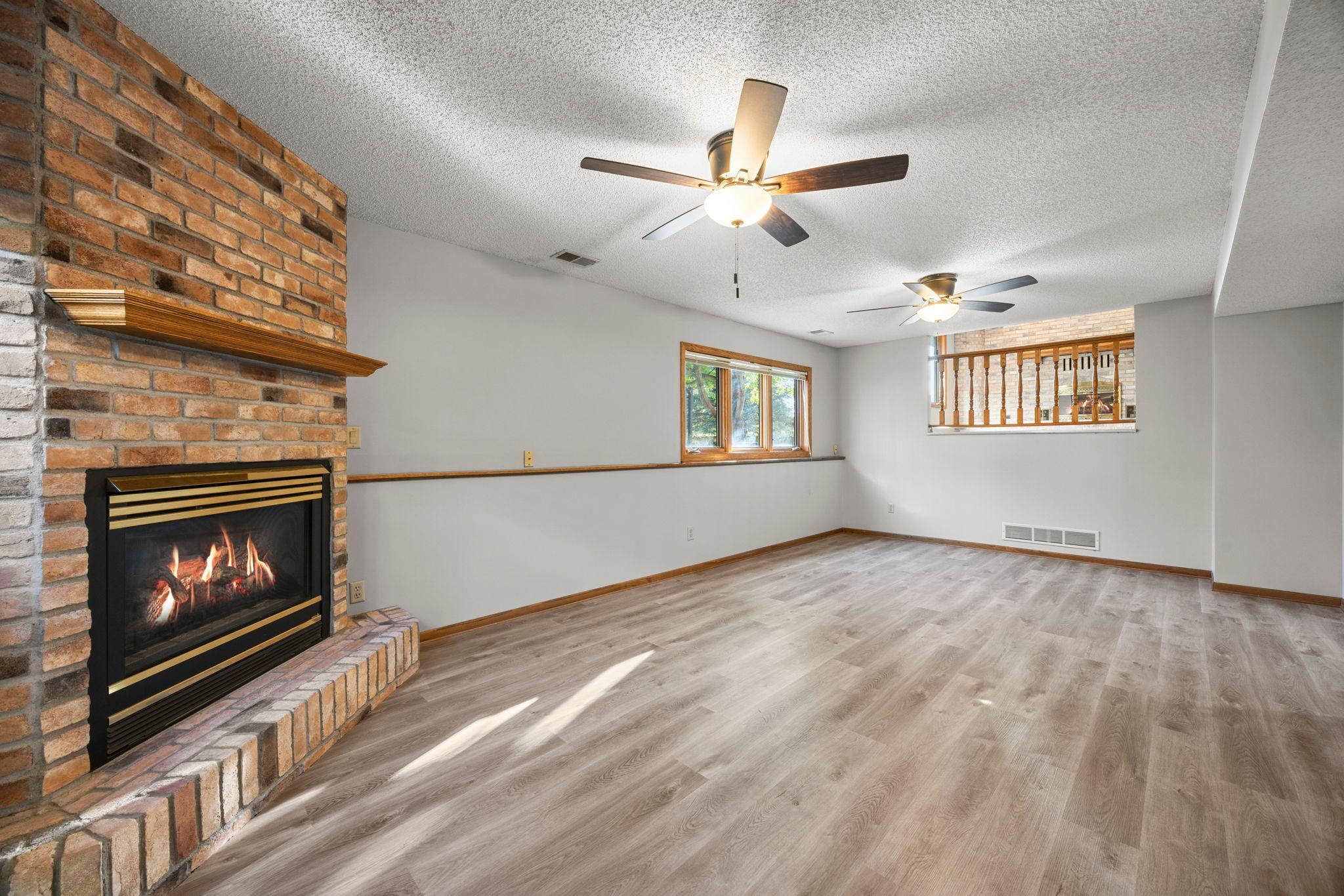 44-web-or-mls-1762 Drake Dr-254.jpg