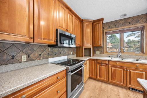 1762 Drake Drive, Eagan, MN 55122