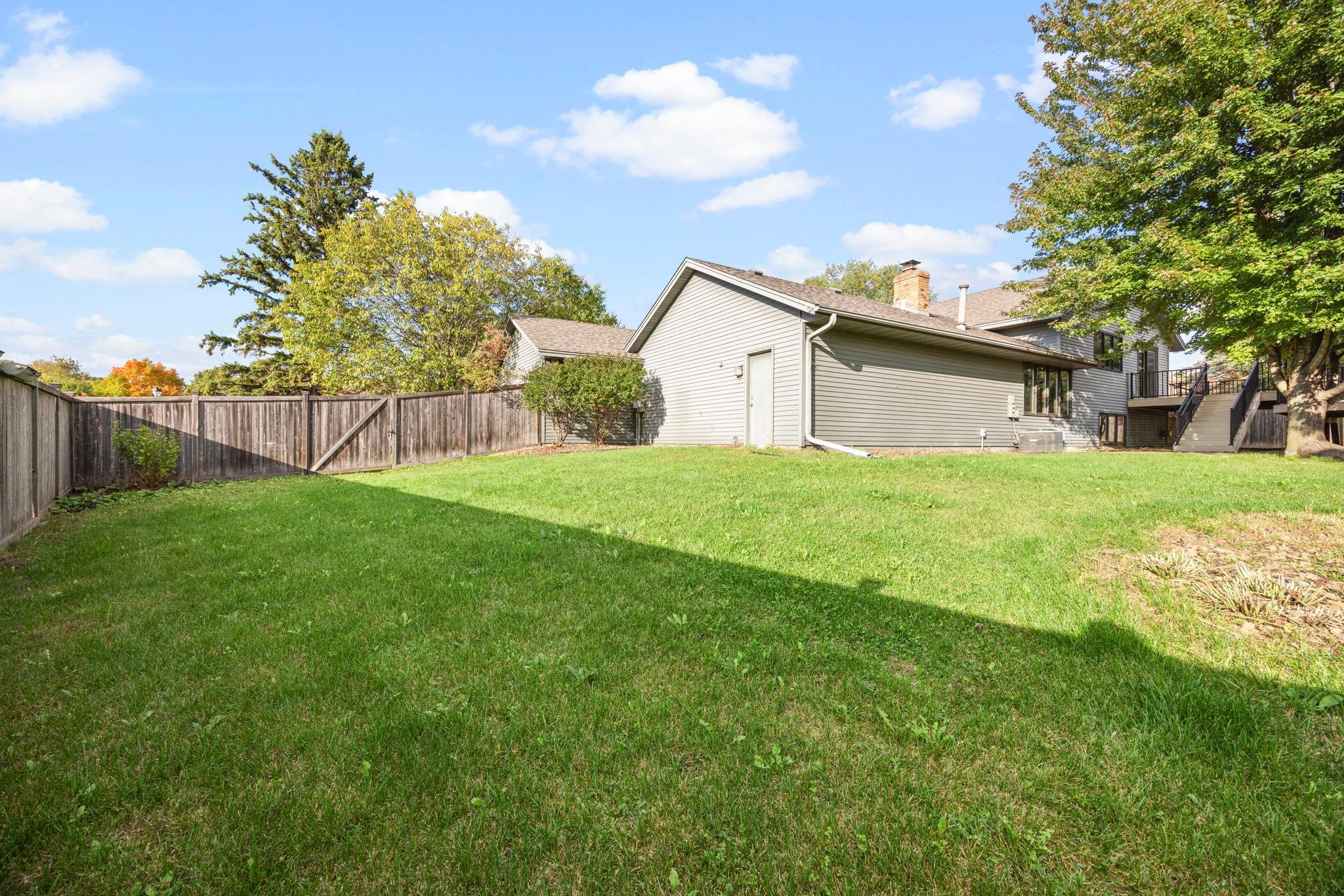 70-web-or-mls-1762 Drake Dr-193.jpg