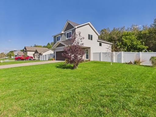 38377 Hunters Ridge Trail, North Branch, MN 55056