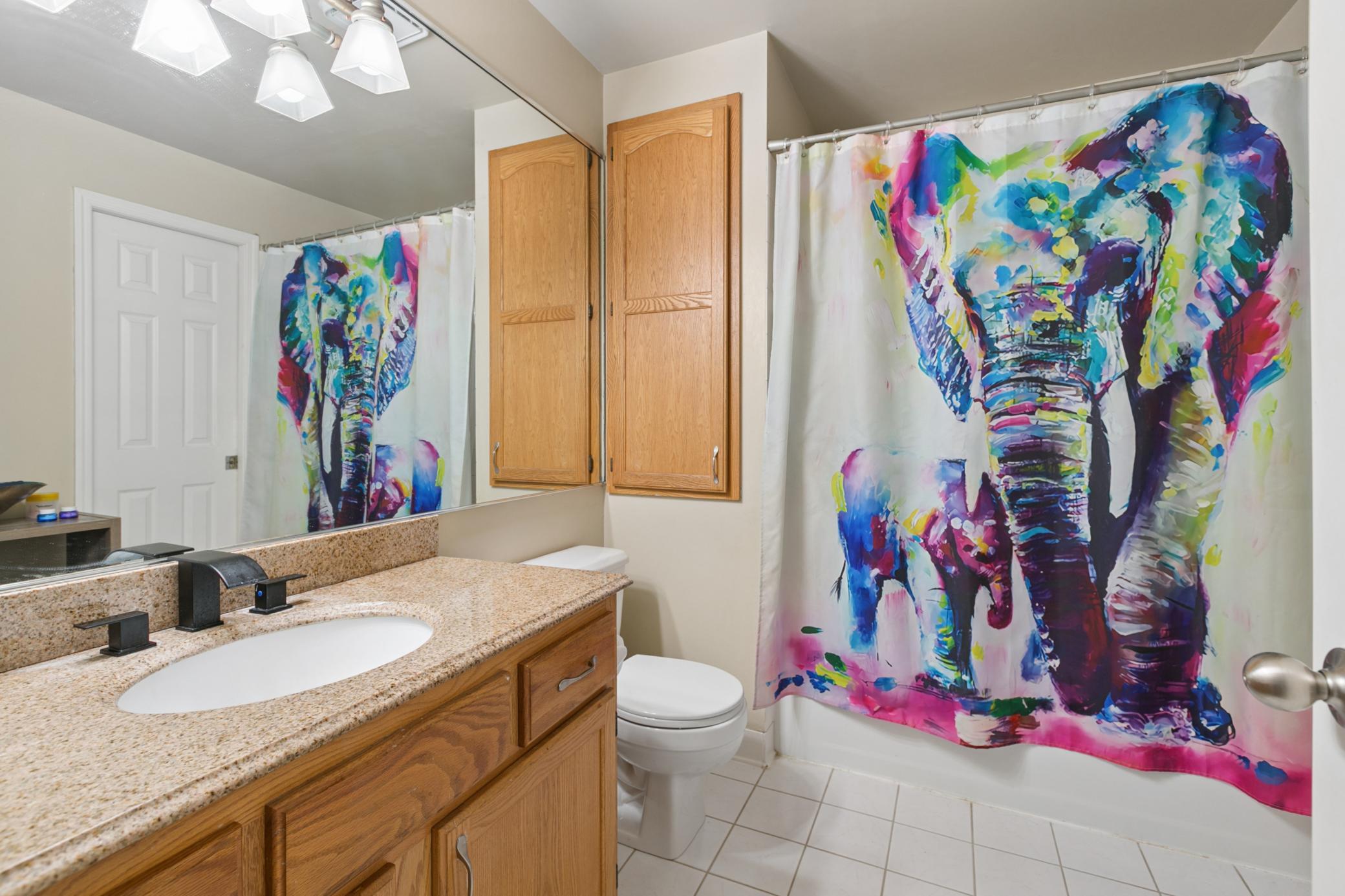 Upper Level Full Bathroom